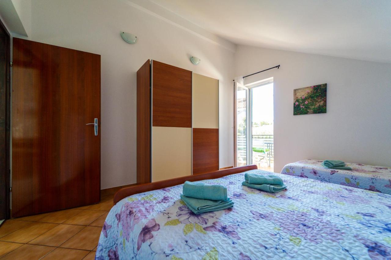 Apartment Nada Петрчане Екстер'єр фото